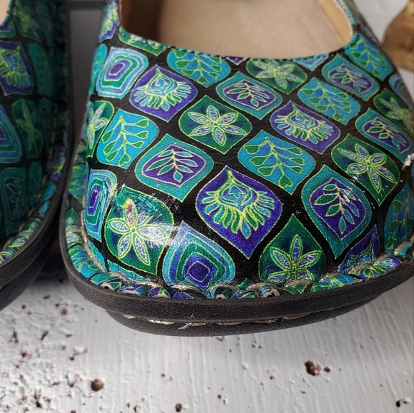 Alegria Paloma Gold Leaf - Picture 7 of 8